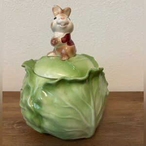 Vintage Ceramic Cookie Jar manufactured by Metox Poppytrail pottery.